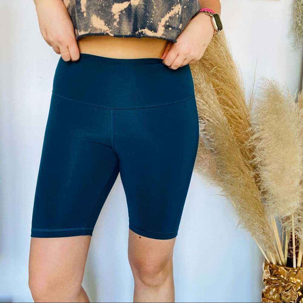OLD NAVY Blue Turquoise High Rise Waisted Biker Short 8" Inseam M Gym Lounge